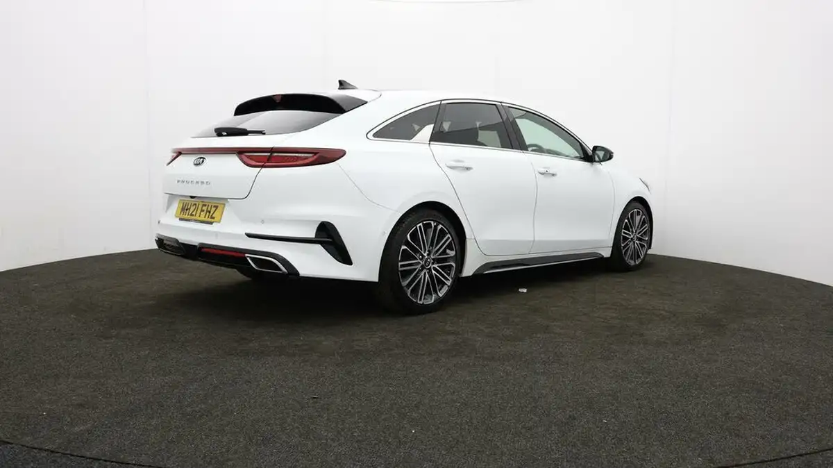 2021-kia-pro-ceed-15-t-gdi-gt-line-s-big-6
