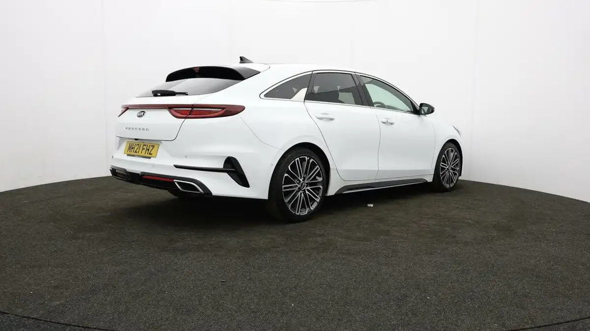 2021-kia-pro-ceed-15-t-gdi-gt-line-s-big-24