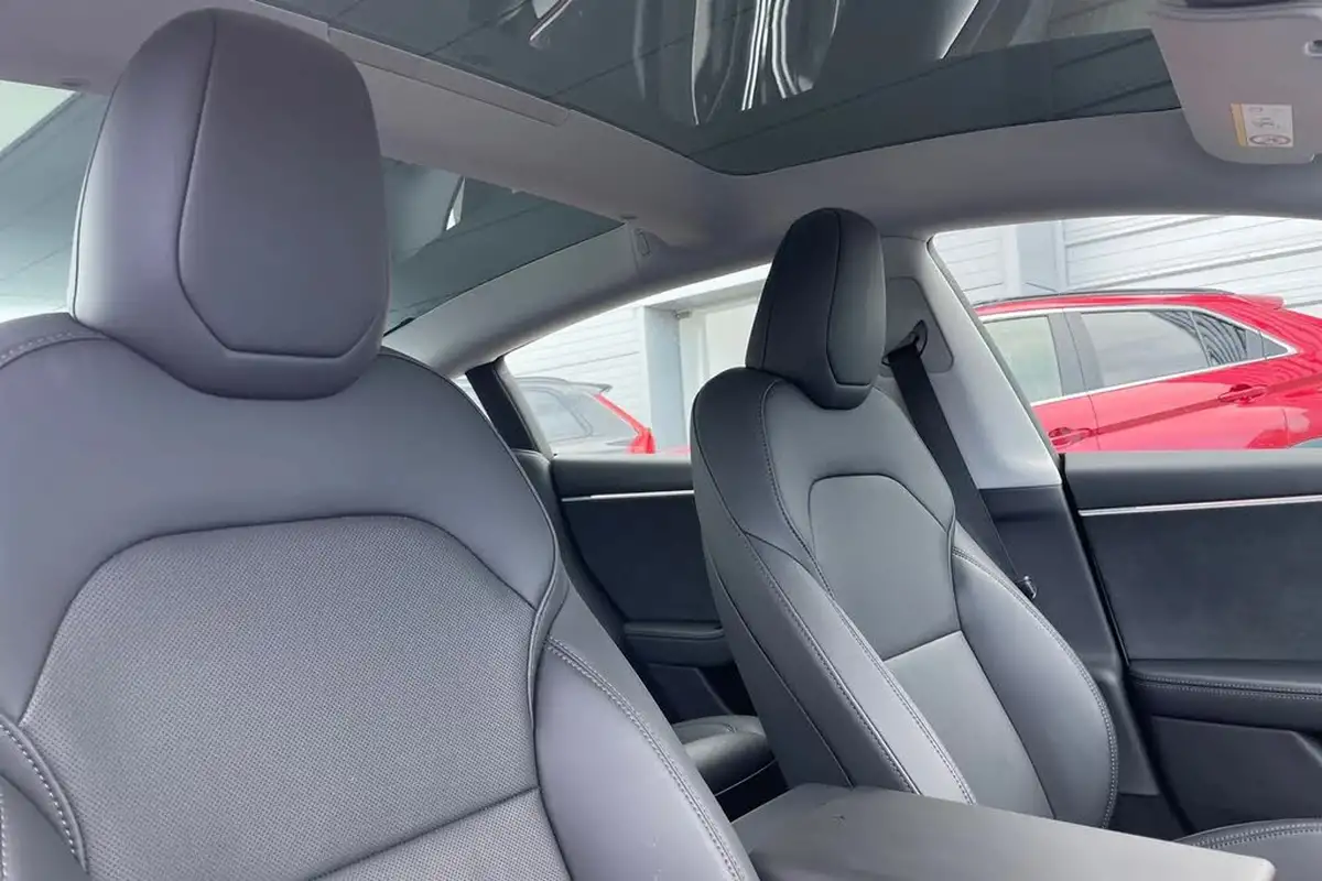 2024-tesla-model-3-big-23