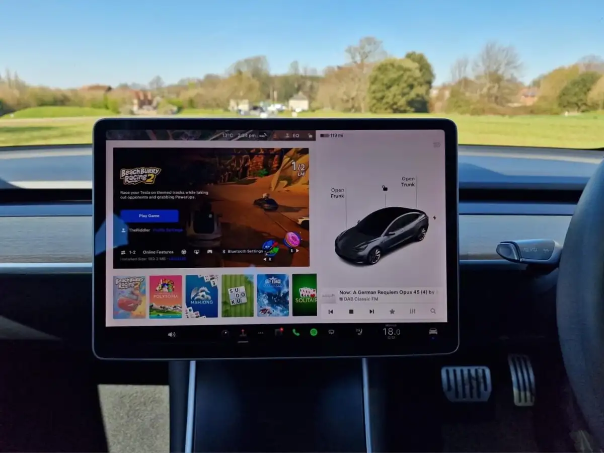 2019-tesla-model-3-e-4x4-performance-pack-big-15