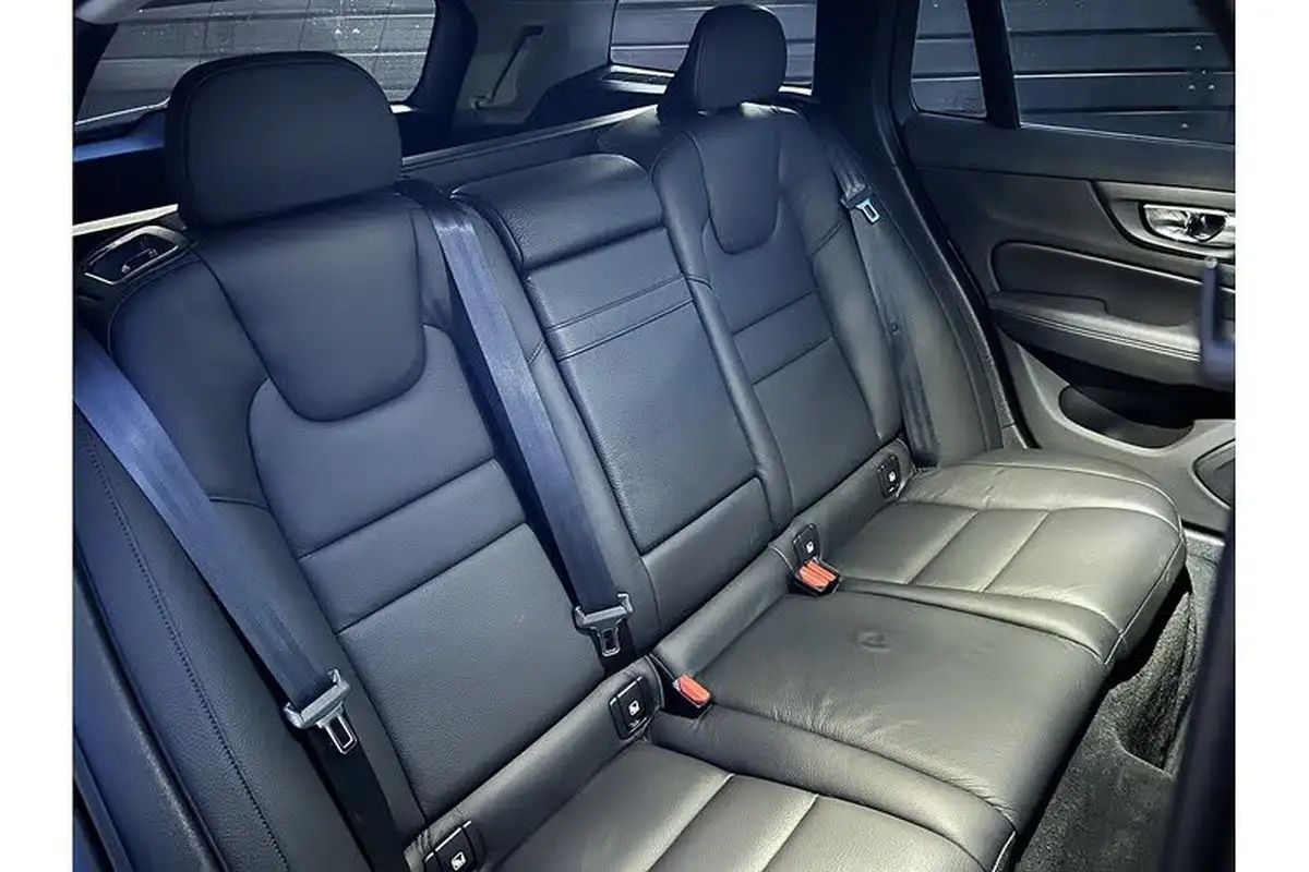 2020-volvo-v60-20td-d3-momentum-plus-geartronic-big-10