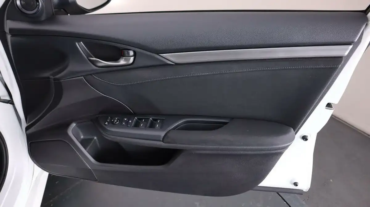 2019-honda-civic-10-vtec-turbo-sr-hatchback-5d-big-14