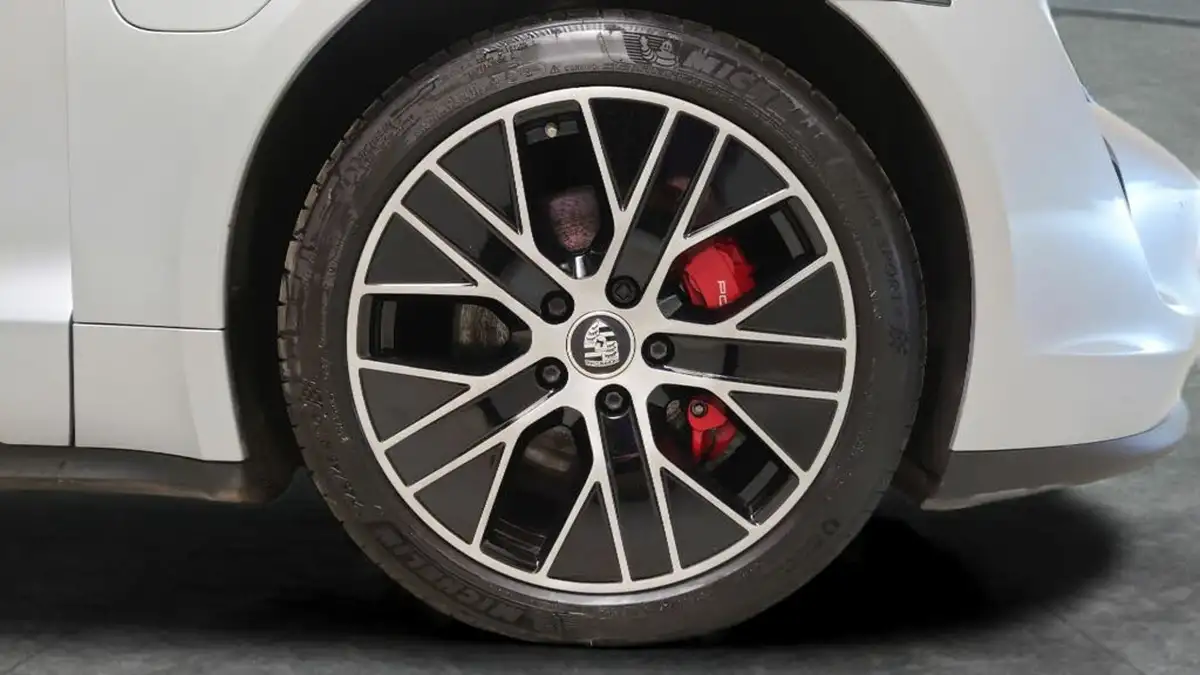 2021-porsche-taycan-e-4s-571ps-performance-battery-plus-big-26
