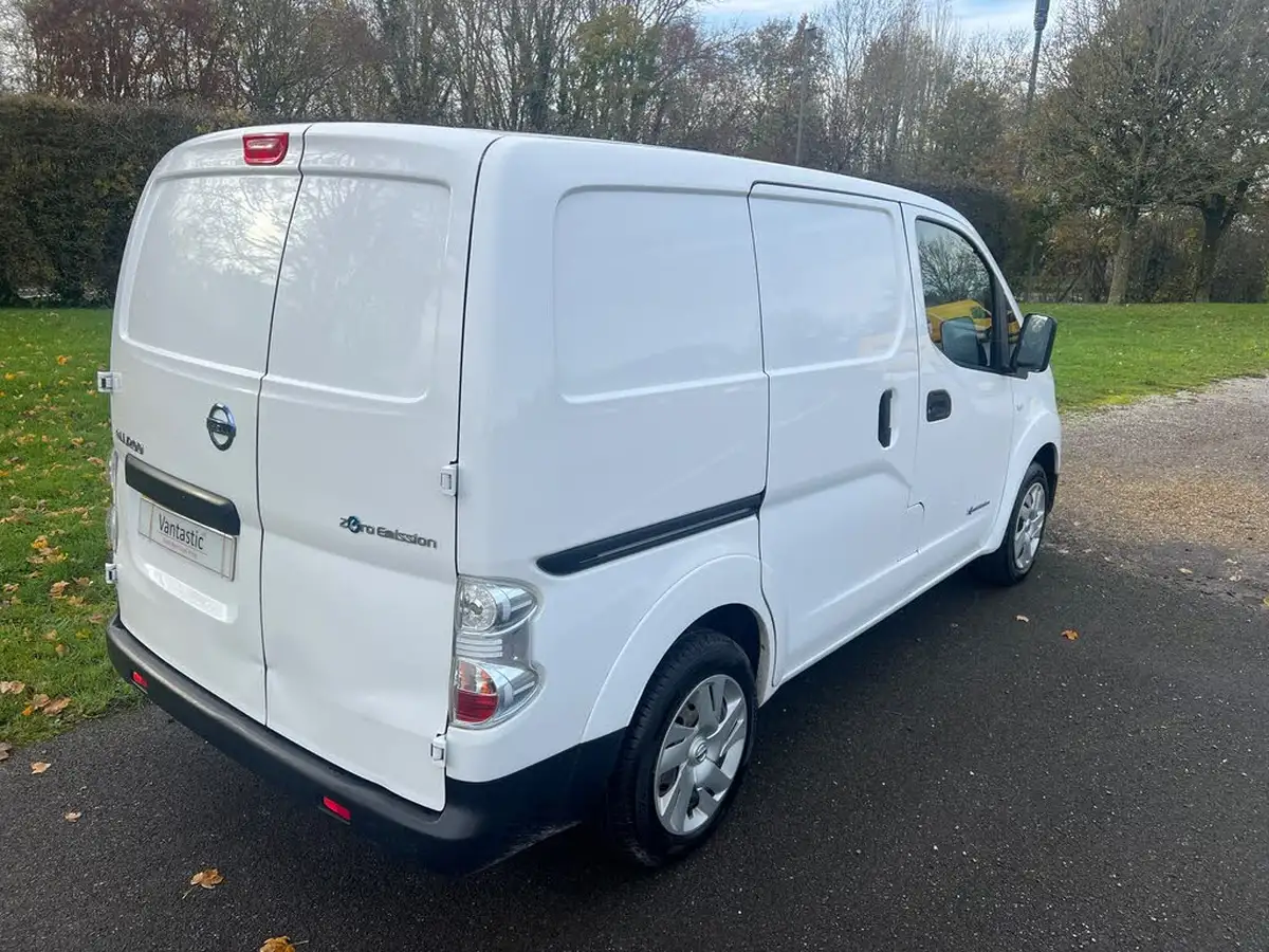2021-nissan-env200-e-visia-panel-van-auto-big-2