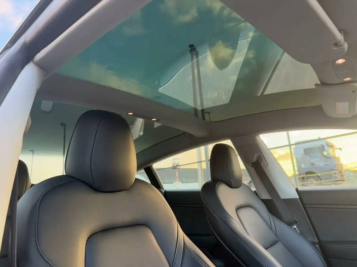 2020-tesla-model-3-e-performance-big-62