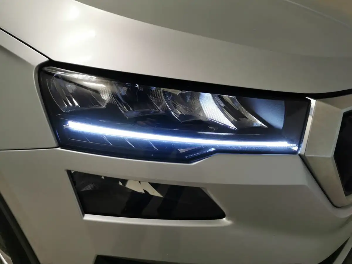 2023-skoda-karoq-15-tsi-se-drive-dsg-big-30