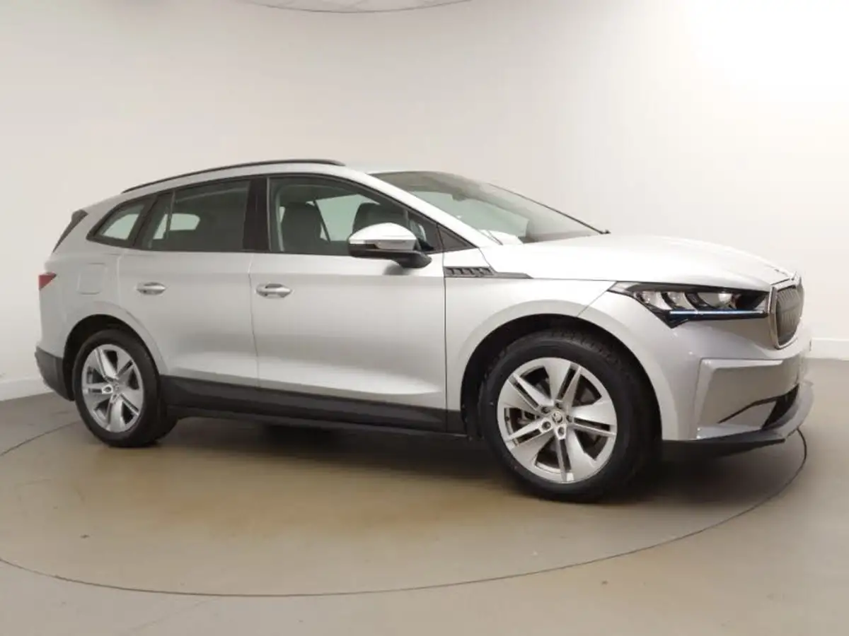 2021-skoda-enyaq-e-60-62-kwh-big-12