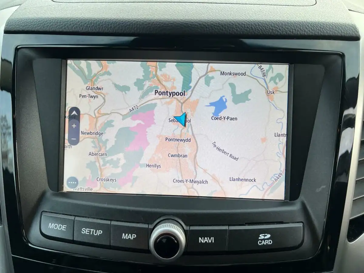 2015-kgm-ssangyong-tivoli-16-elx-big-5