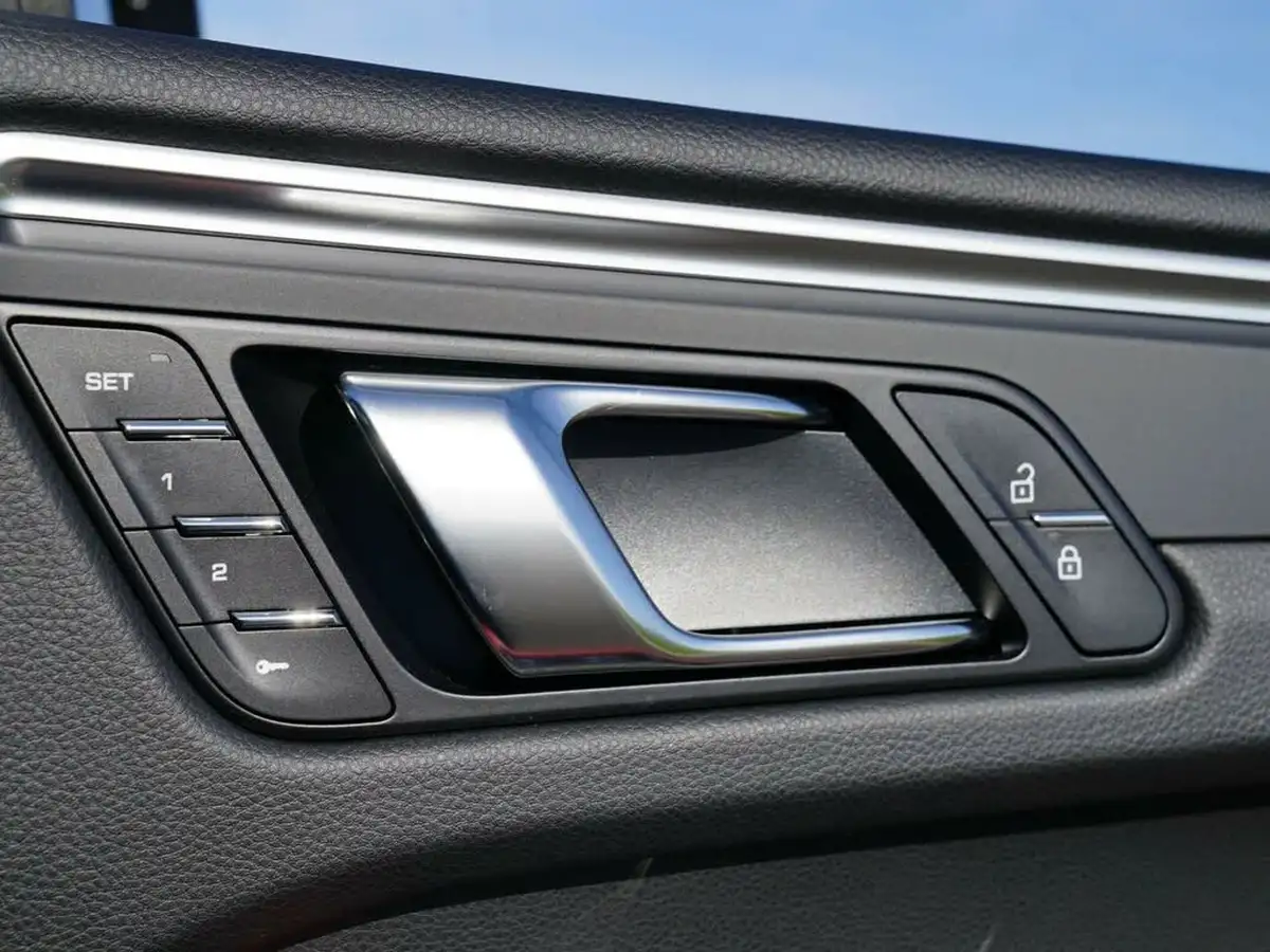 2024-porsche-macan-20-t-big-23