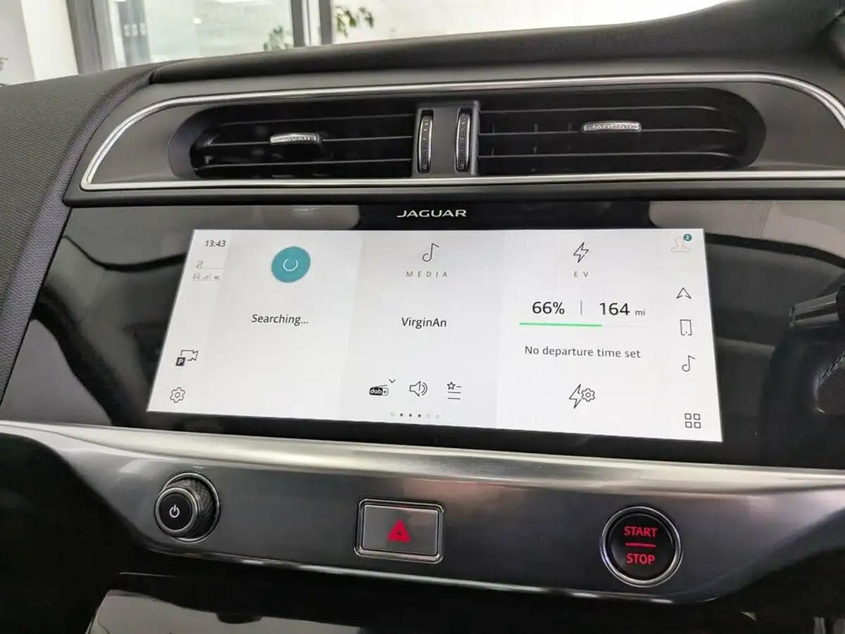 2021-jaguar-i-pace-ev400-se-big-22