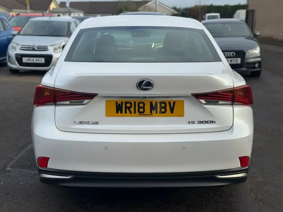 2018-lexus-is-300h-25-advance-lexus-navigation-big-5