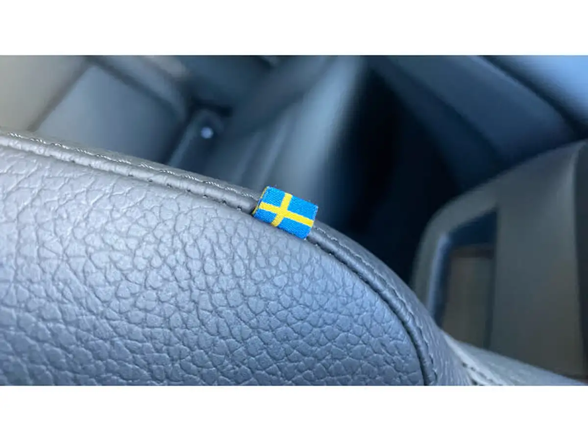 2021-volvo-xc60-20-b5-momentum-awd-big-21