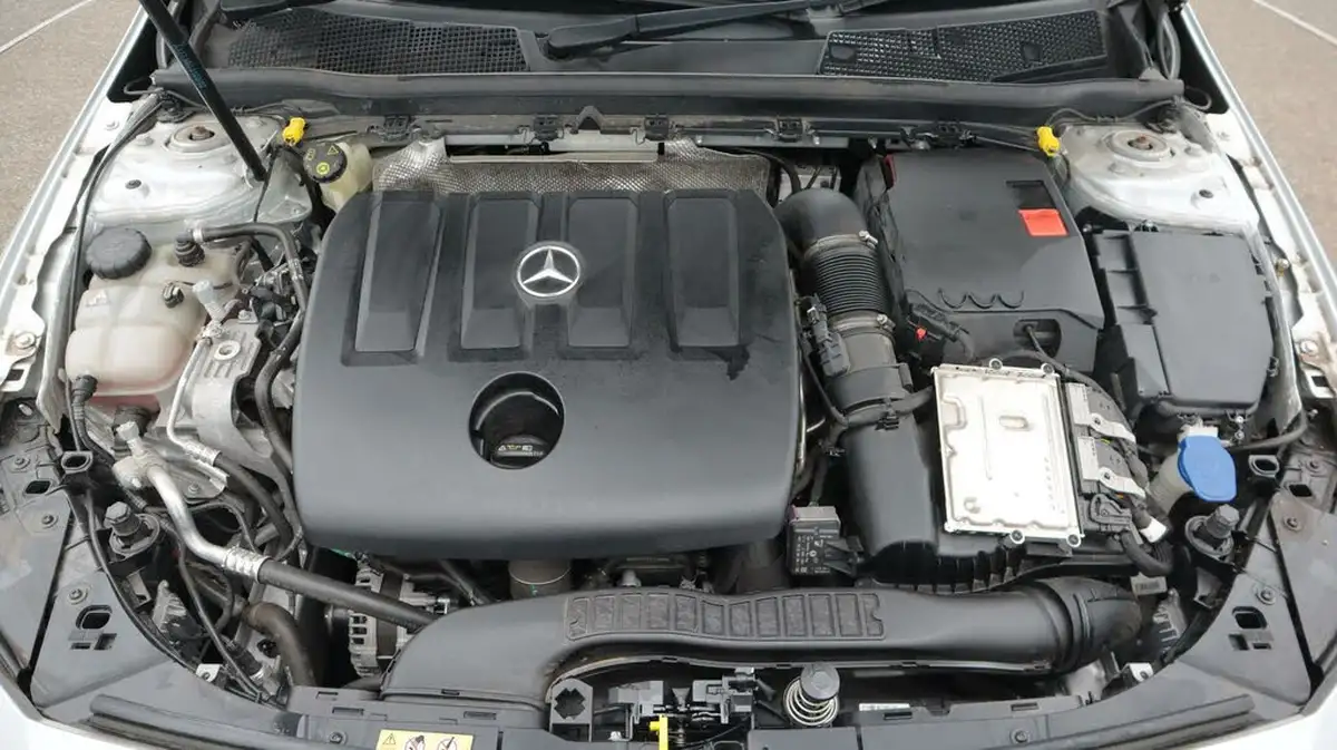2020-mercedes-benz-a-class-15d-a180d-amg-line-executive-hatchback-5d-7g-dct-big-19