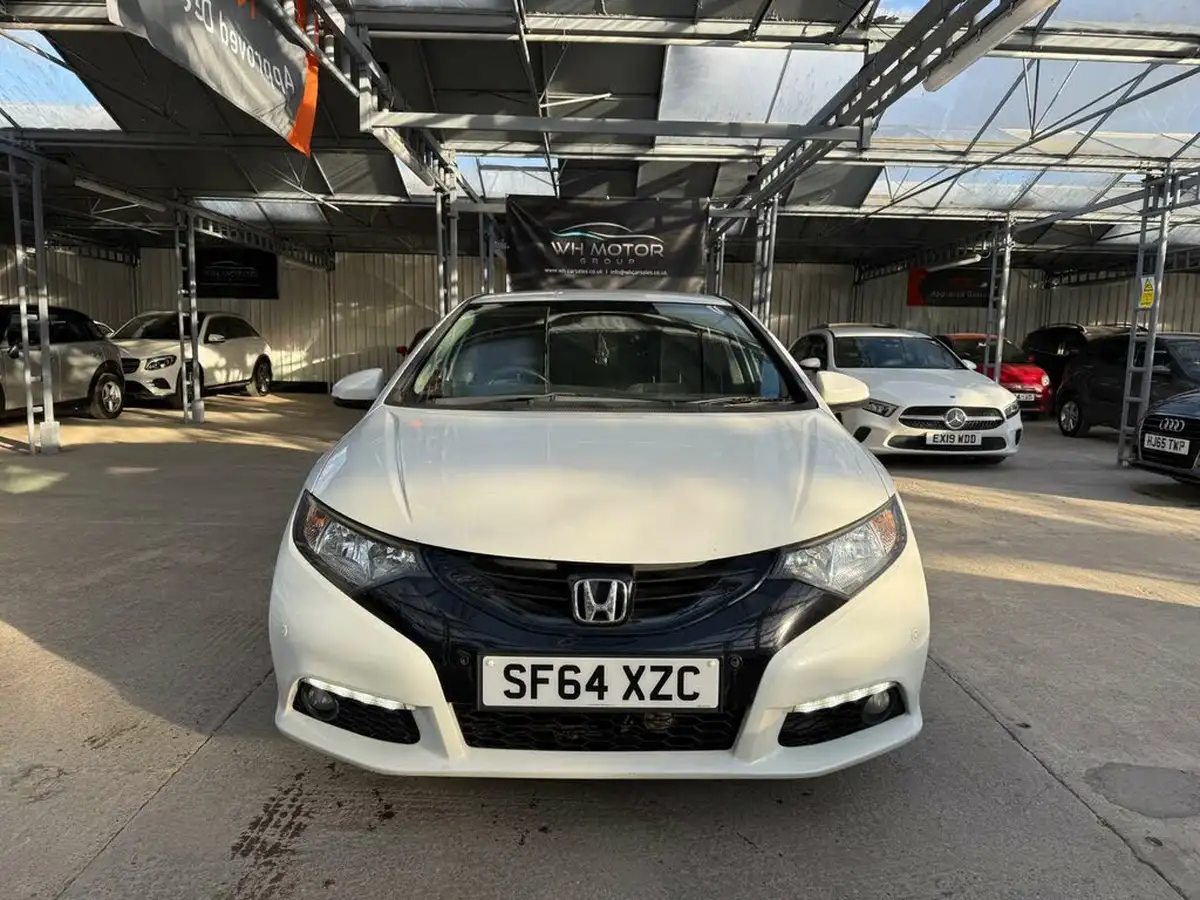 2014-honda-civic-16td-se-plus-hatchback-big-15