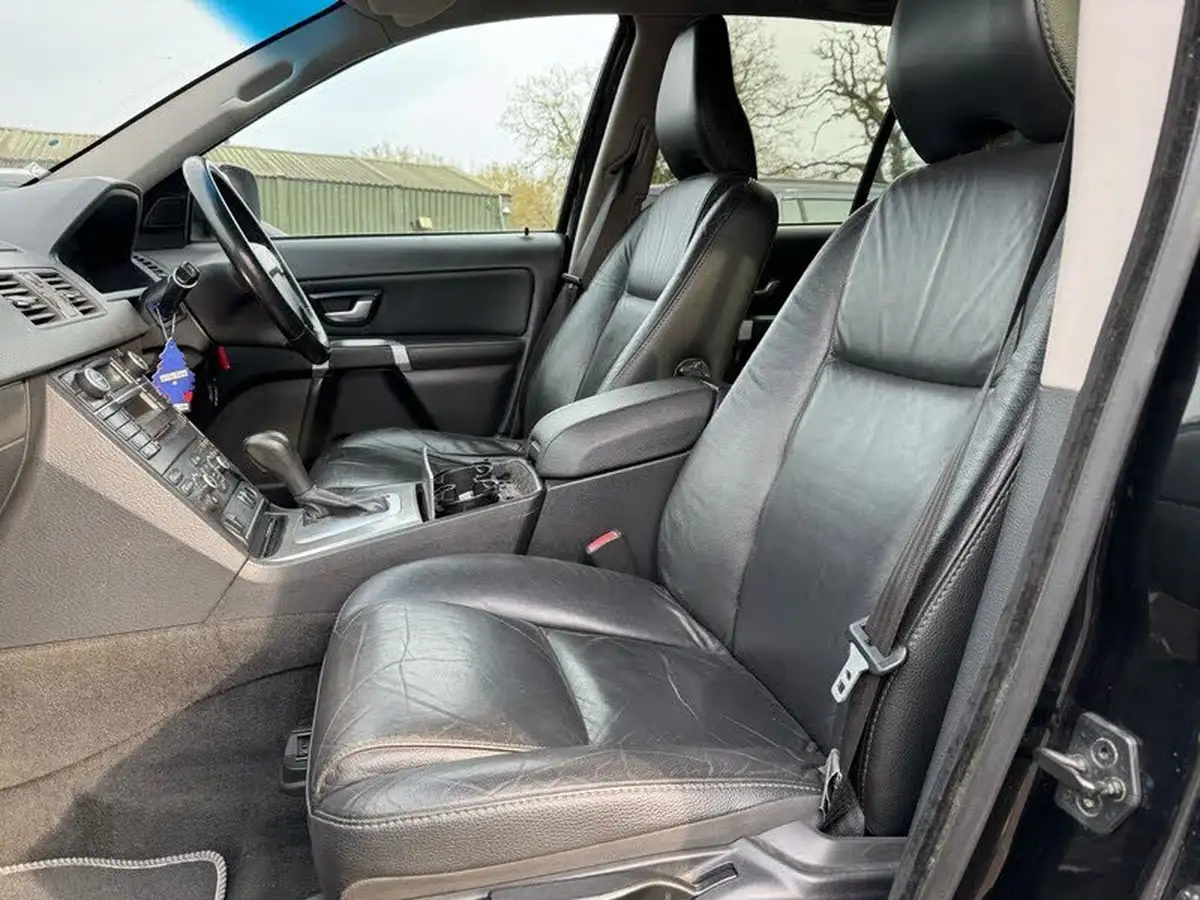 2011-volvo-xc90-24td-d5-se-200ps-geartronic-big-16