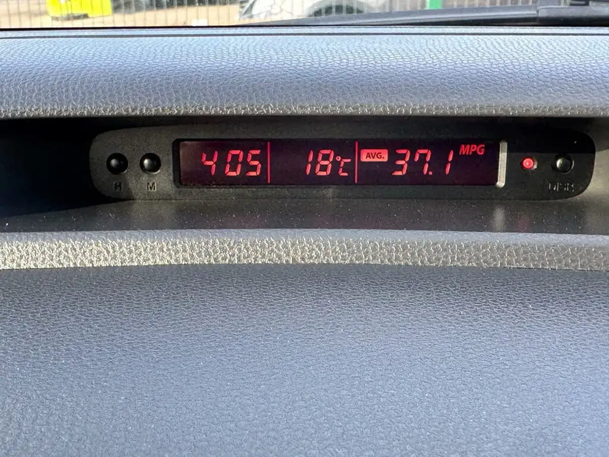 2008-suzuki-swift-15-glx-3d-big-19