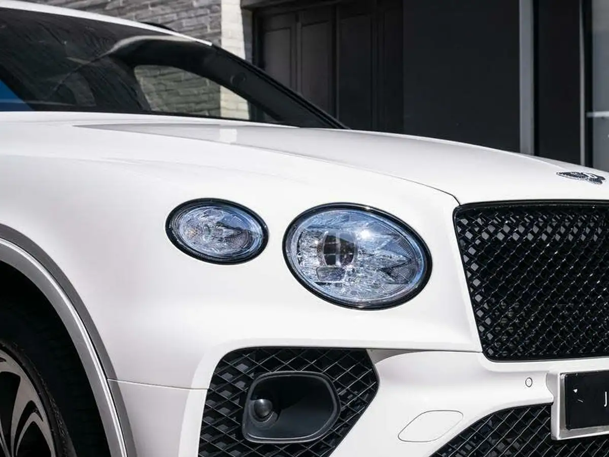 2019-bentley-bentayga-40-v8-big-9
