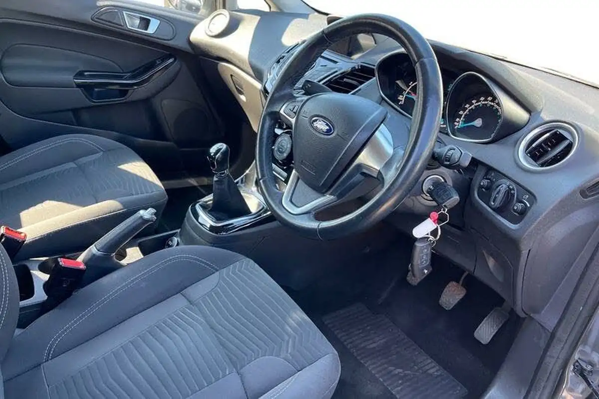 2016-ford-fiesta-10t-zetec-100ps-ecoboost-ss-5d-big-8