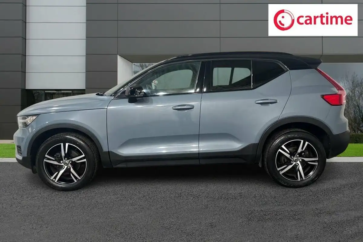 2022-volvo-xc40-15-t3-r-design-auto-big-2