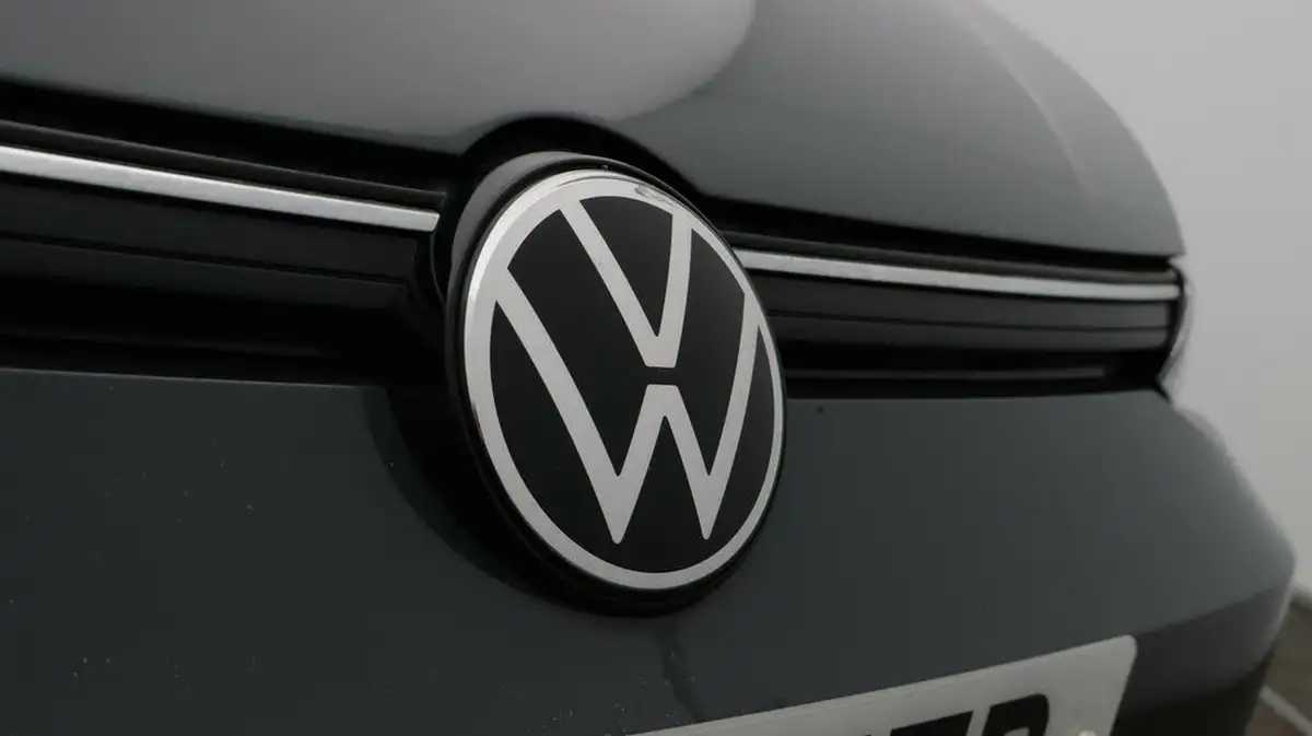 2022-volkswagen-golf-15-tsi-r-line-150ps-hatchback-big-22