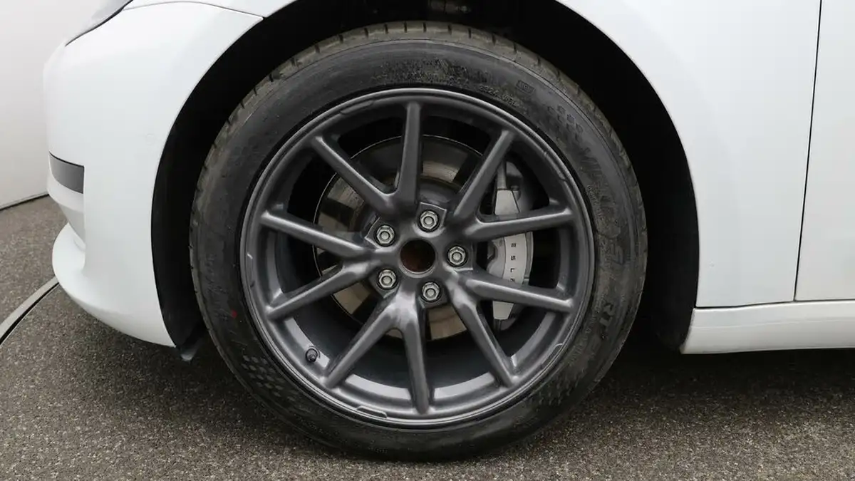 2020-tesla-model-3-e-standard-plus-big-18