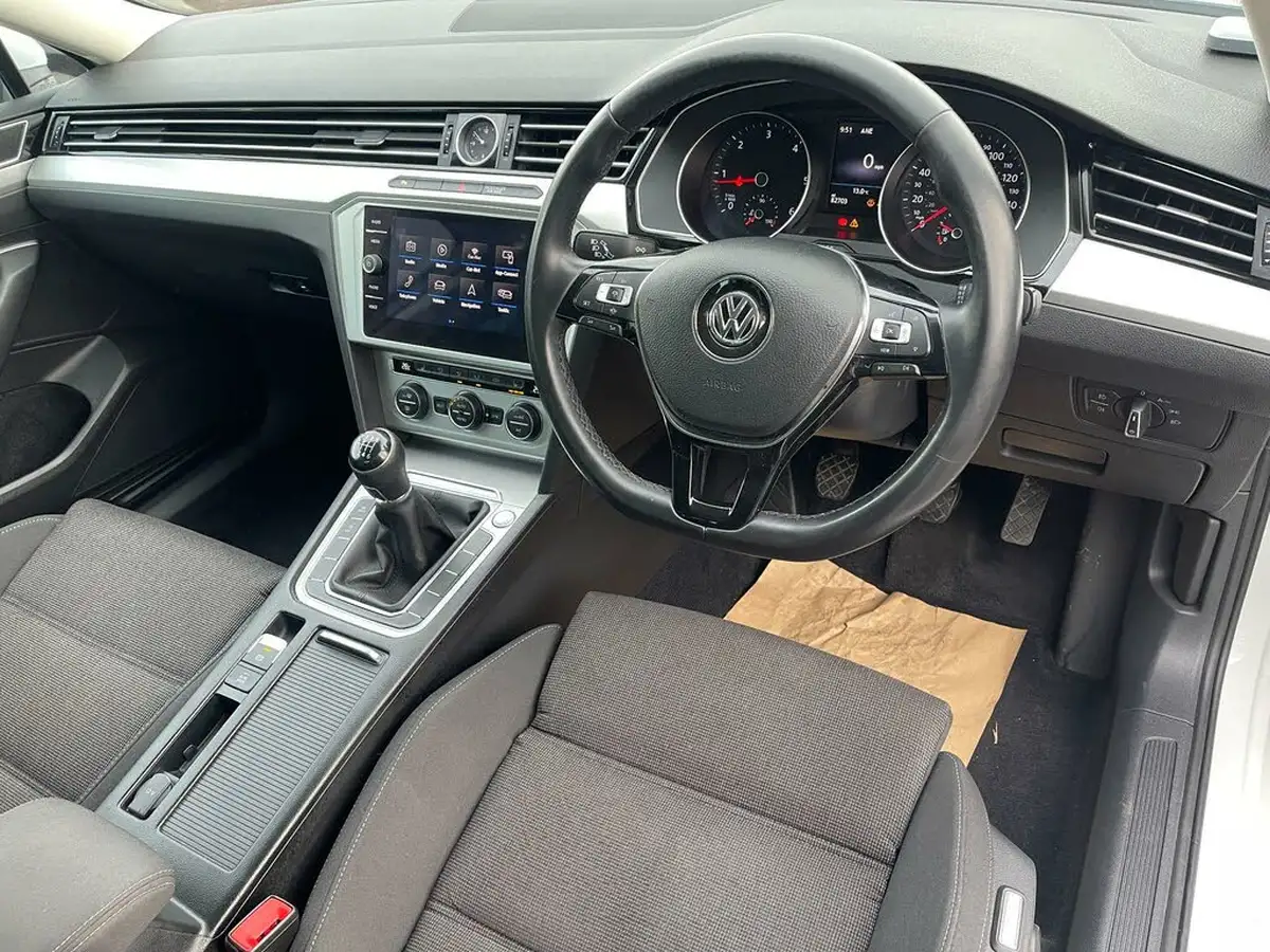 2019-volkswagen-passat-20tdi-se-business-ss-saloon-4d-big-12