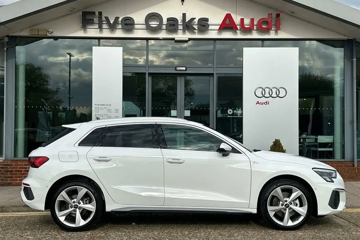 2024-audi-a3-14-40-tfsi-e-s-line-big-1