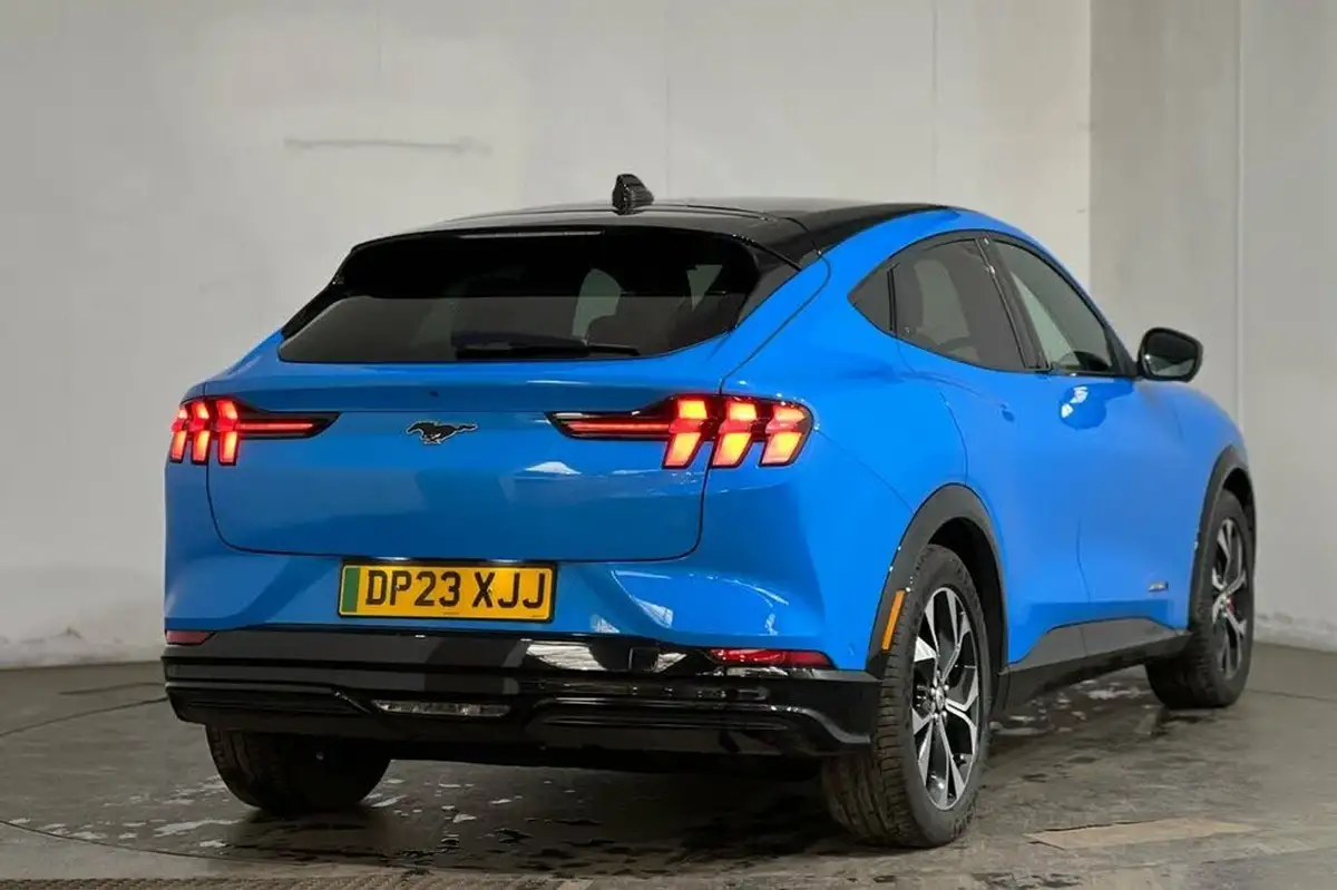 2023-ford-mustang-mach-e-big-22