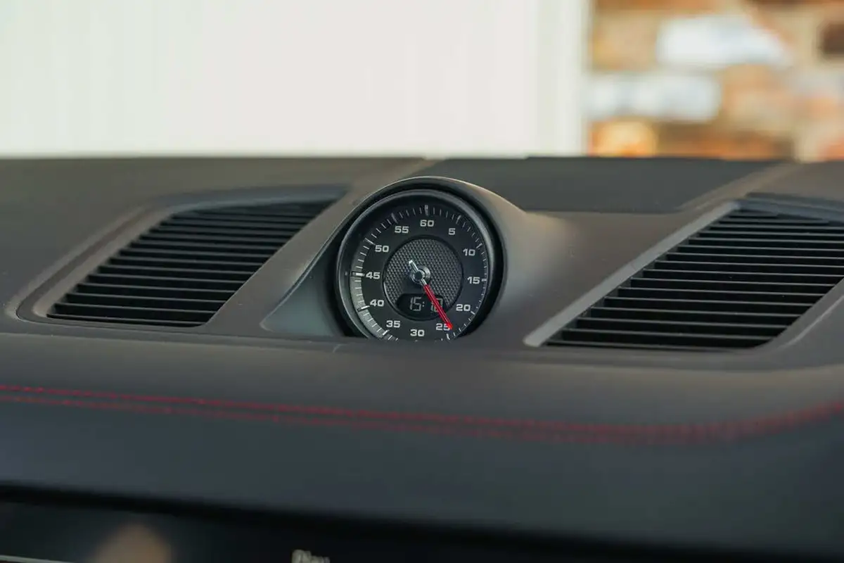2022-porsche-cayenne-40-v8-gts-coupe-big-59