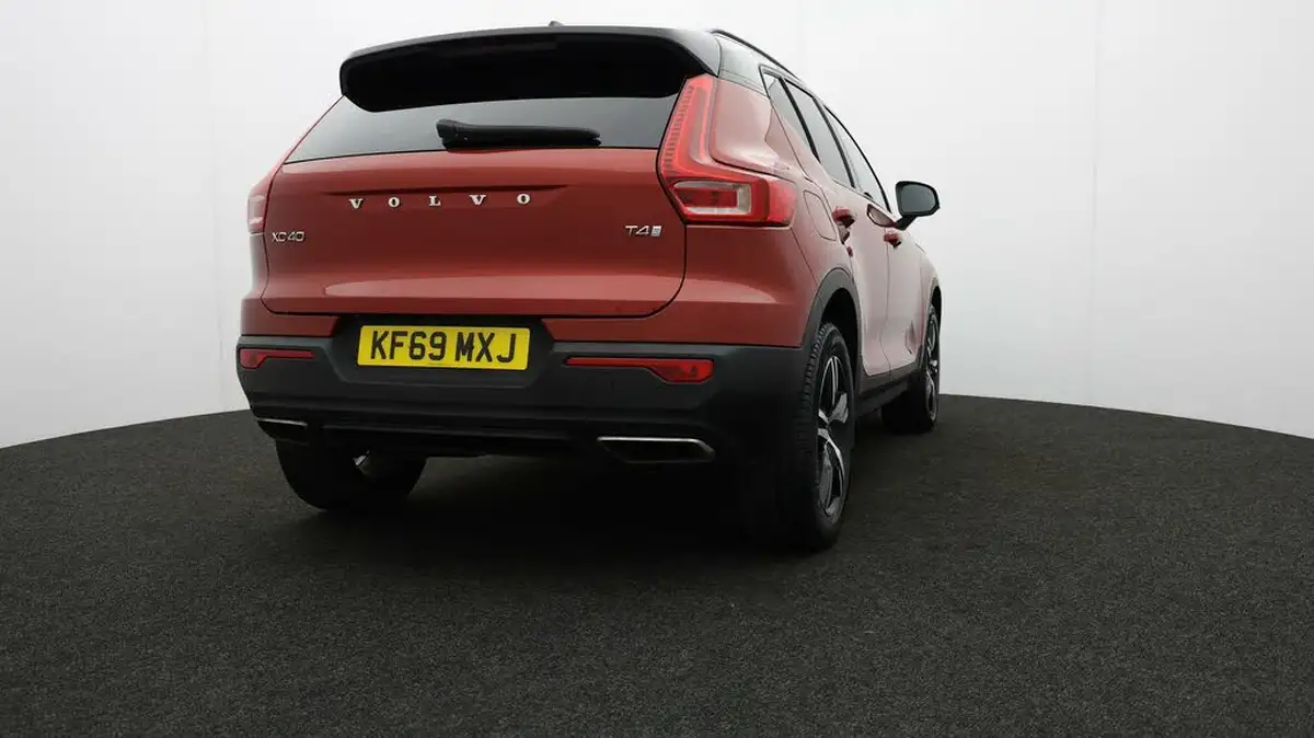 2019-volvo-xc40-20-t4-r-design-big-58
