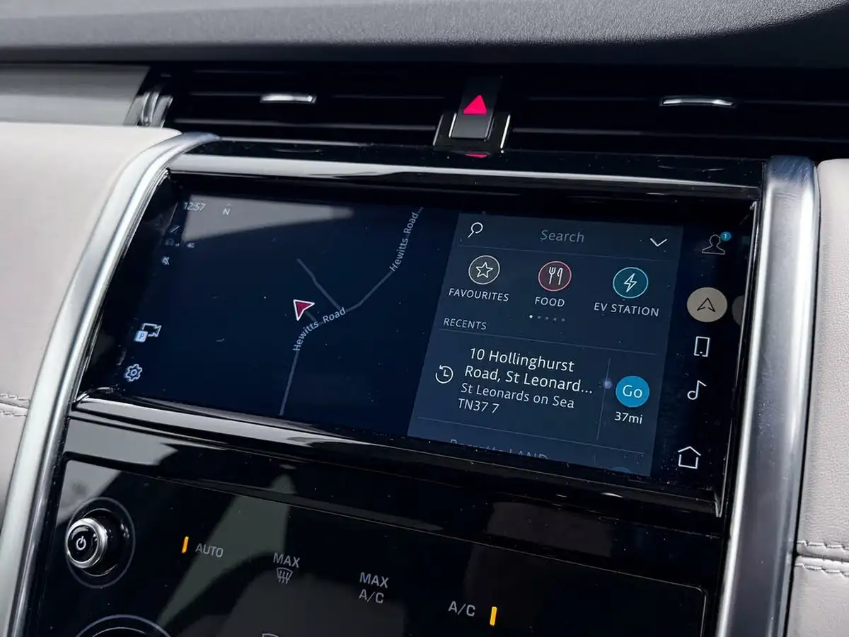 2022-land-rover-discovery-sport-15-p300e-r-dynamic-hse-big-46