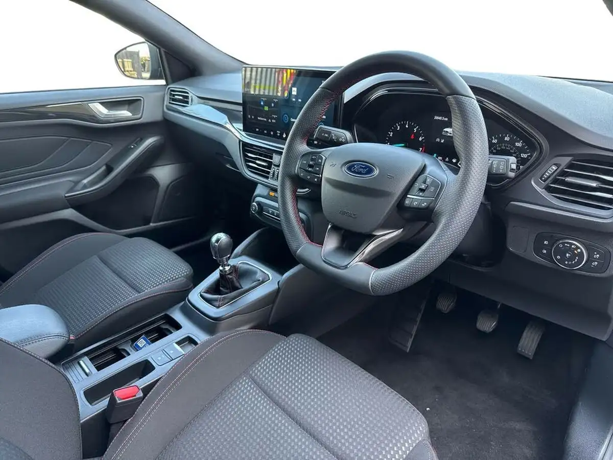 2022-ford-focus-10t-st-line-125ps-hatchback-big-9