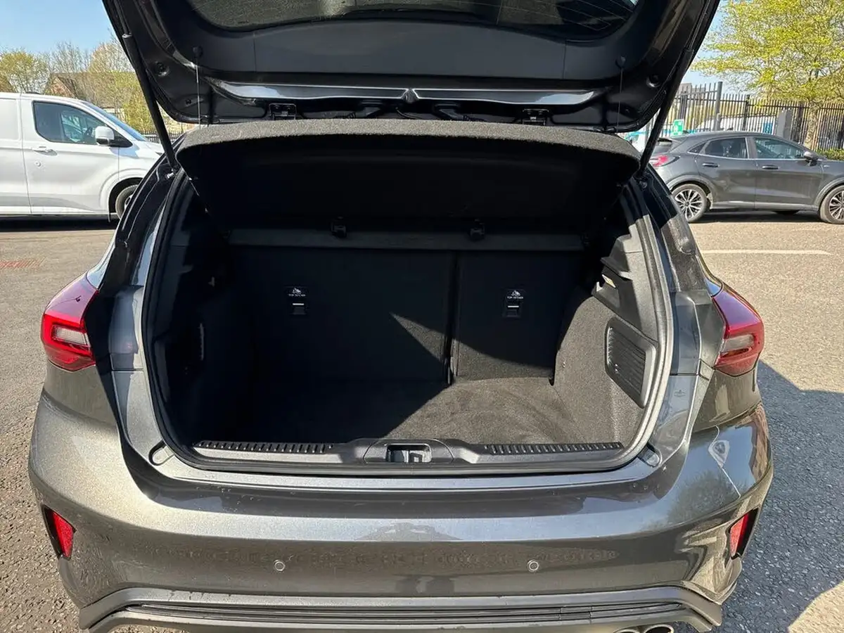 2022-ford-focus-10t-st-line-125ps-hatchback-big-33