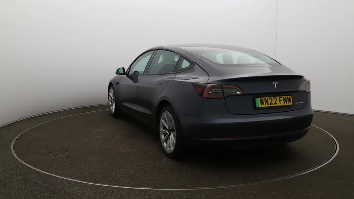 2022-tesla-model-3-e-long-range-big-59