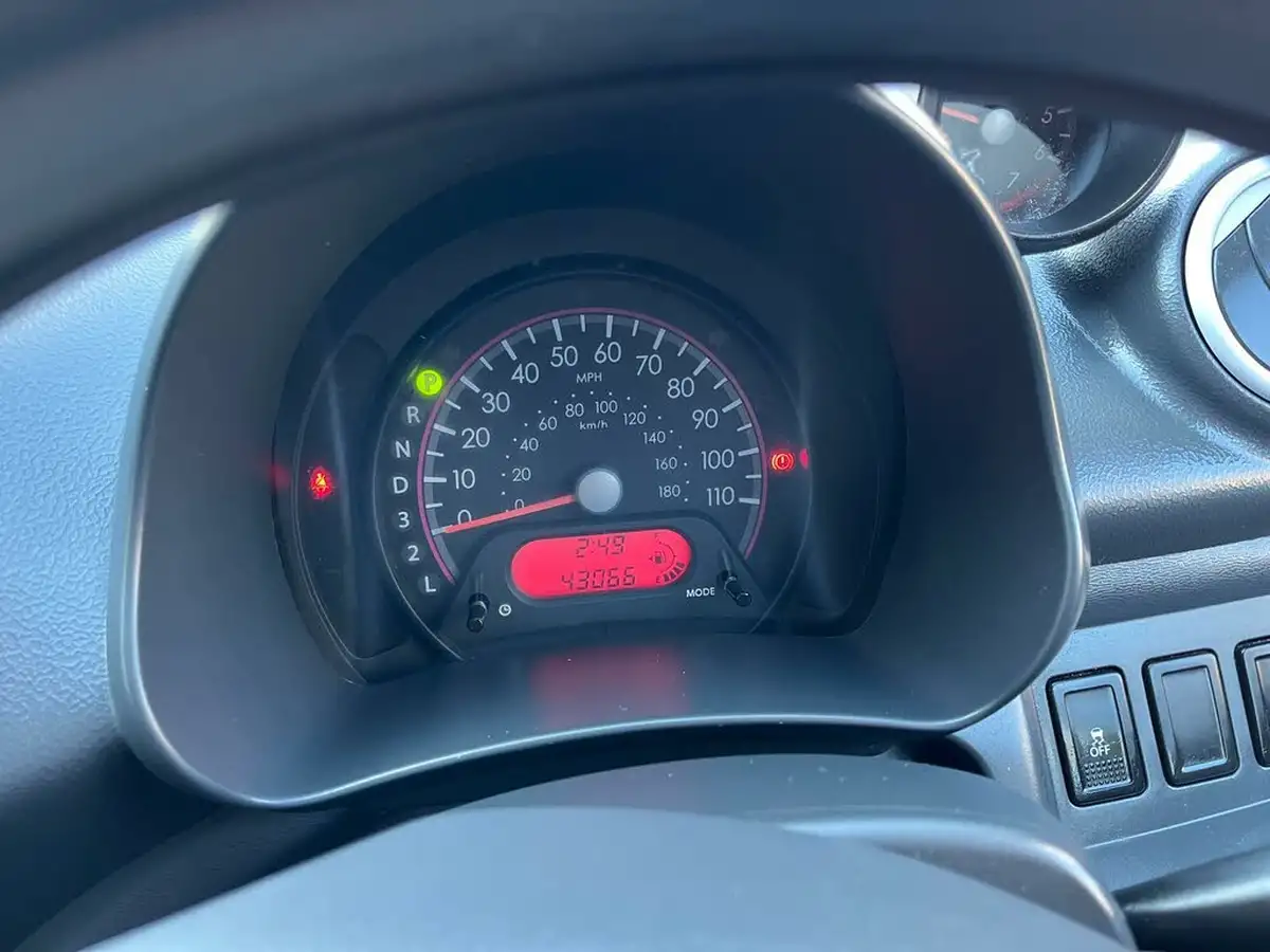 2013-suzuki-alto-10-sz4-auto-big-29