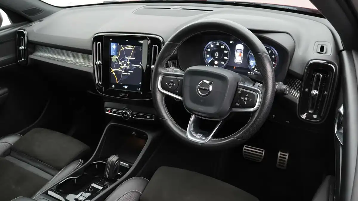2019-volvo-xc40-20-t4-r-design-awd-big-9