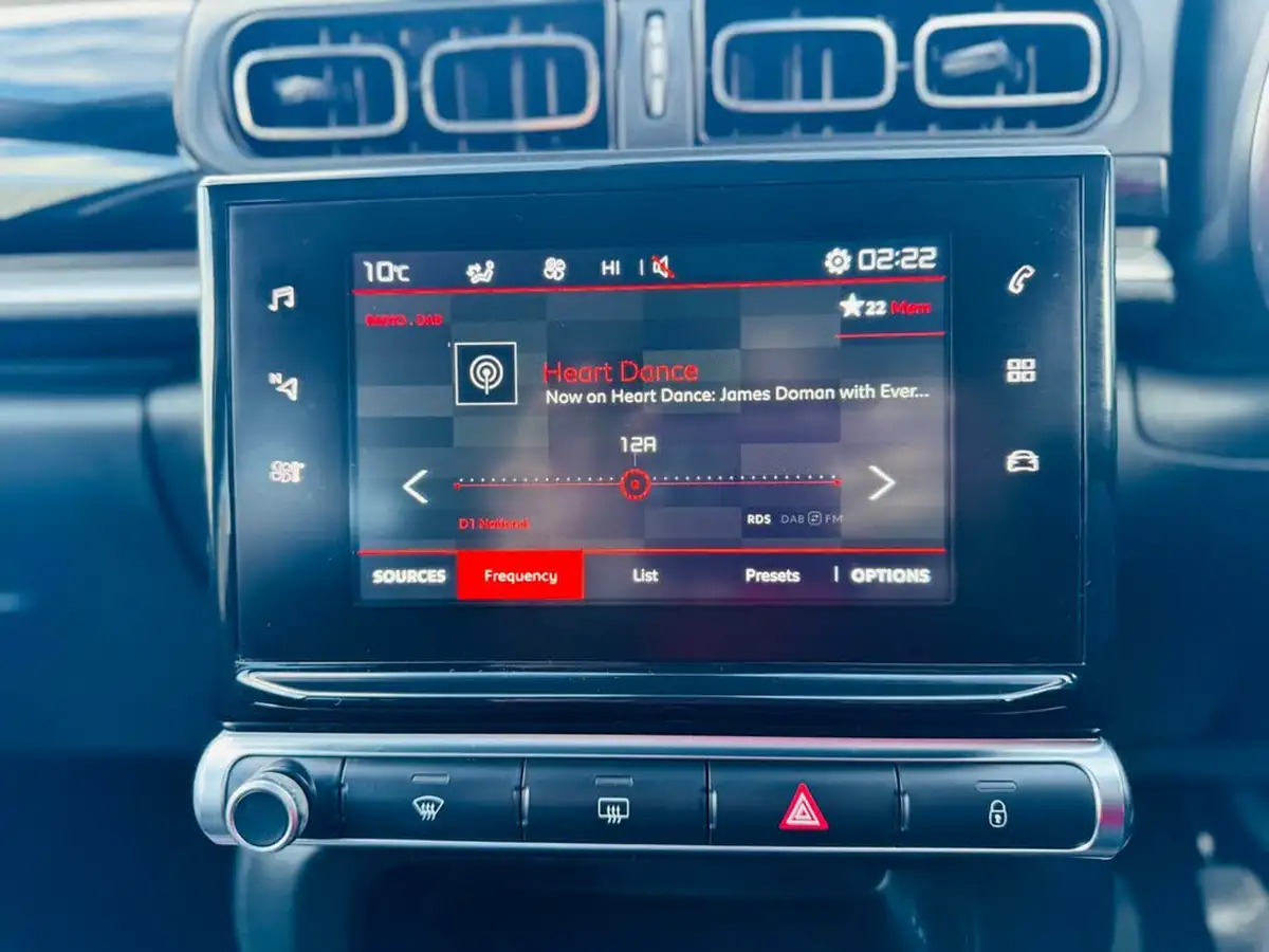 2017-citroen-c3-12-puretech-flair-82ps-big-28