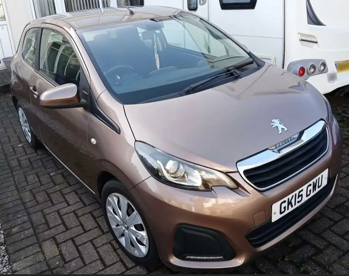 2015-peugeot-108-10-active-hatchback-3d-big-0