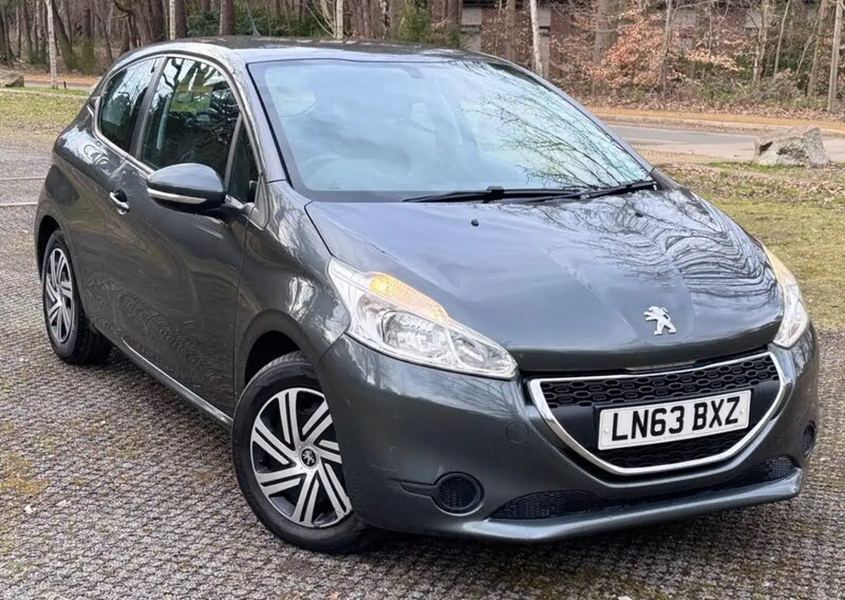 2013-peugeot-208-14td-access-14hdi-3d-big-0