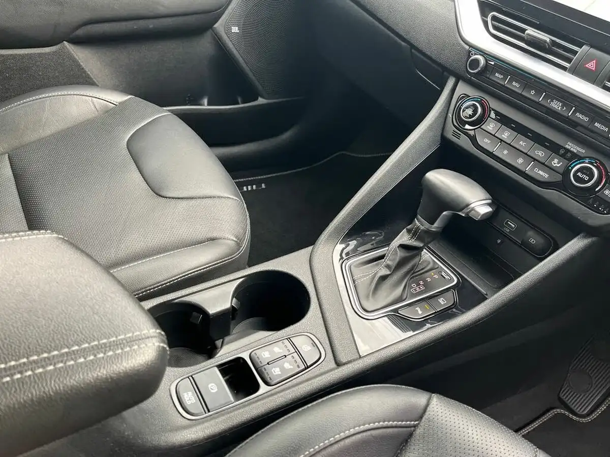 2019-kia-niro-16-gdi-4-156kwh-big-14