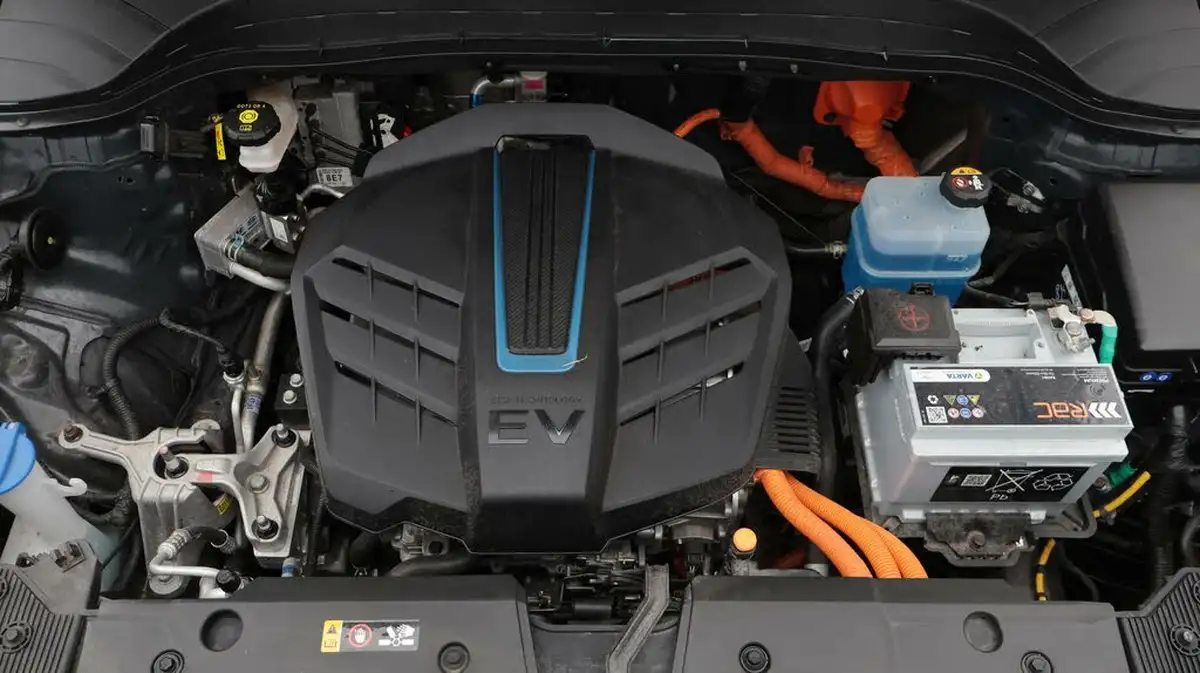 2023-hyundai-kona-e-ultimate-204ps-64kwh-105kw-obc-big-19