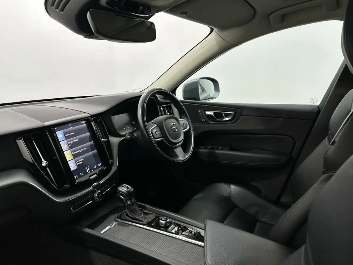 2017-volvo-xc60-20td-d4-momentum-pro-geartronic-big-27