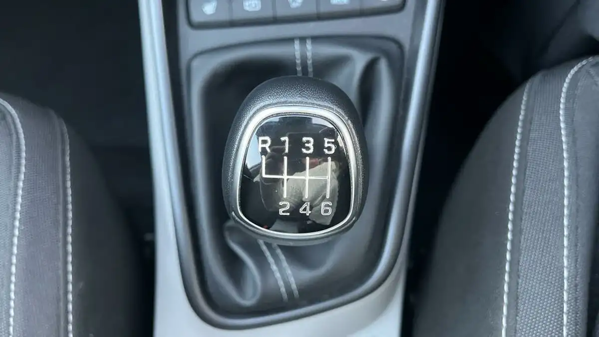 2021-hyundai-i20-10-t-gdi-ultimate-eclutch-imt-big-32