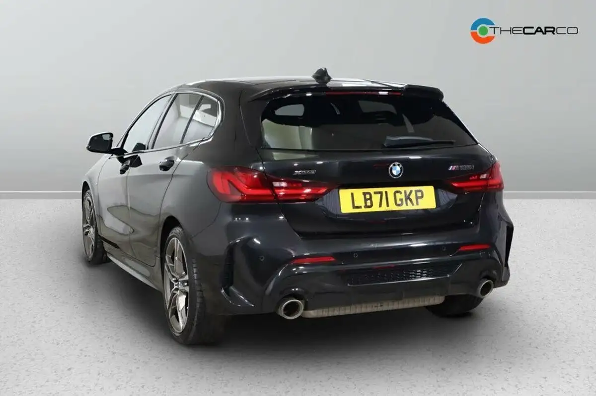 2022-bmw-1-series-20-m135i-xdrive-big-8