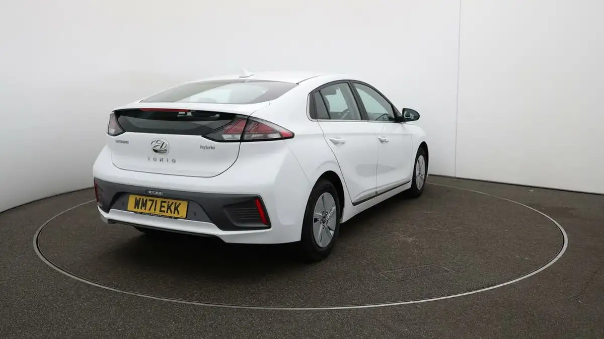 2022-hyundai-ioniq-16-gdi-premium-hybrid-big-55