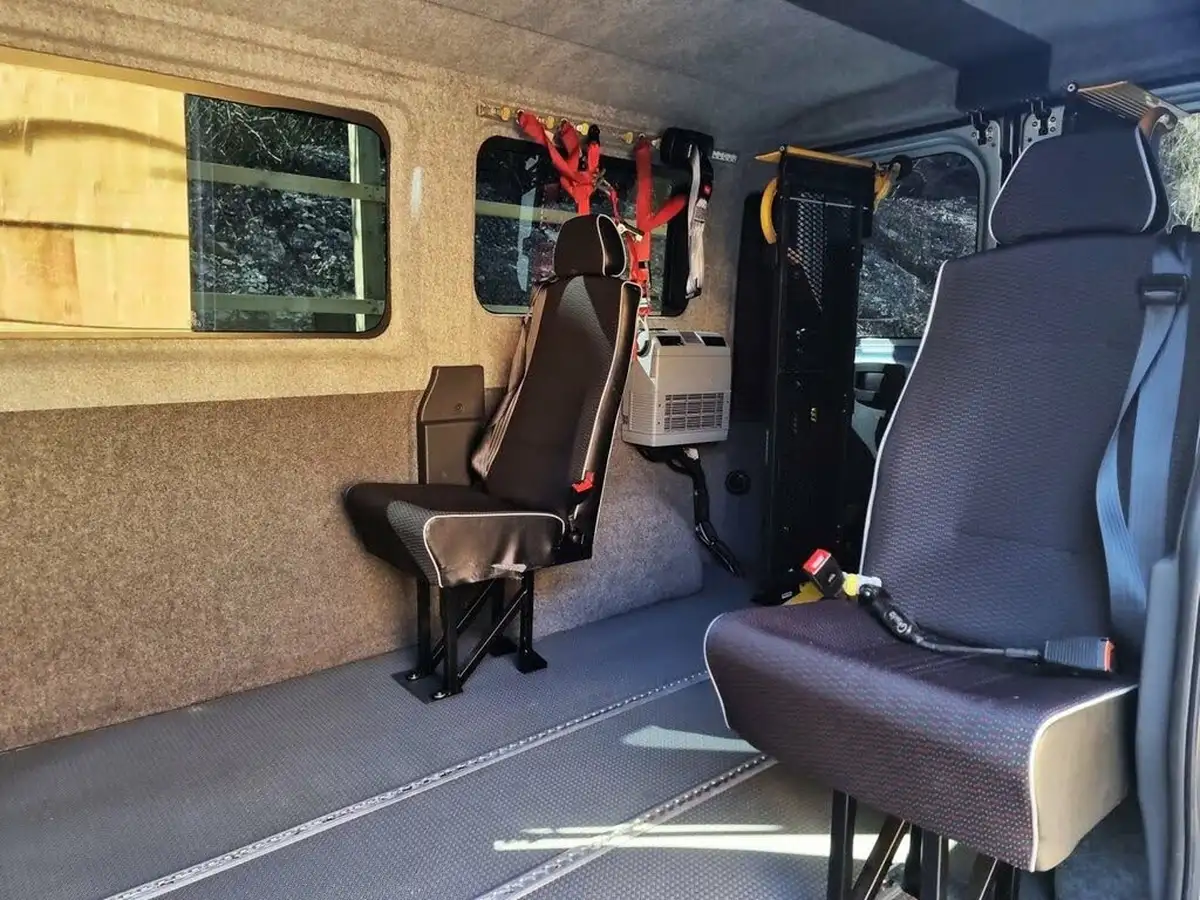 2019-peugeot-boxer-22-bluehdi-s-333-l1-h1-window-big-17