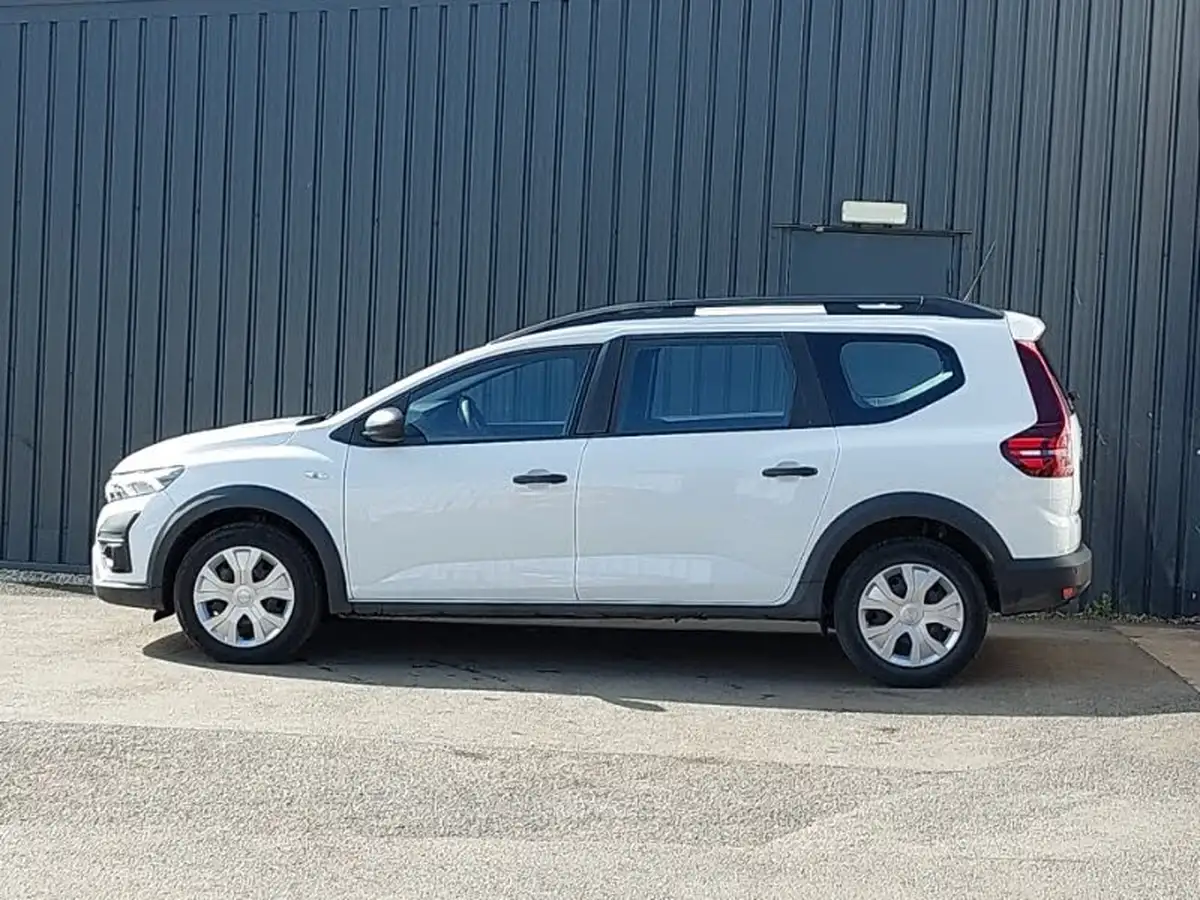 2023-dacia-jogger-10-tce-essential-big-3