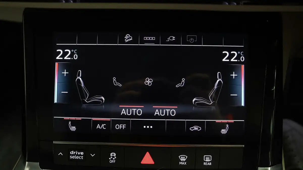 2021-audi-e-tron-50e-technik-station-wagon-big-11
