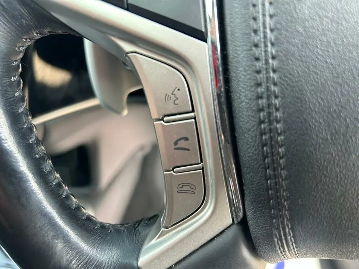 2016-mitsubishi-outlander-20-gx4h-phev-big-42