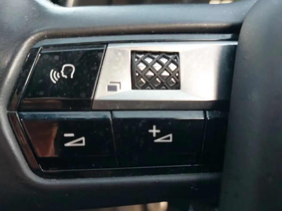 2019-ds-ds-7-crossback-15-bluehdi-prestige-big-15